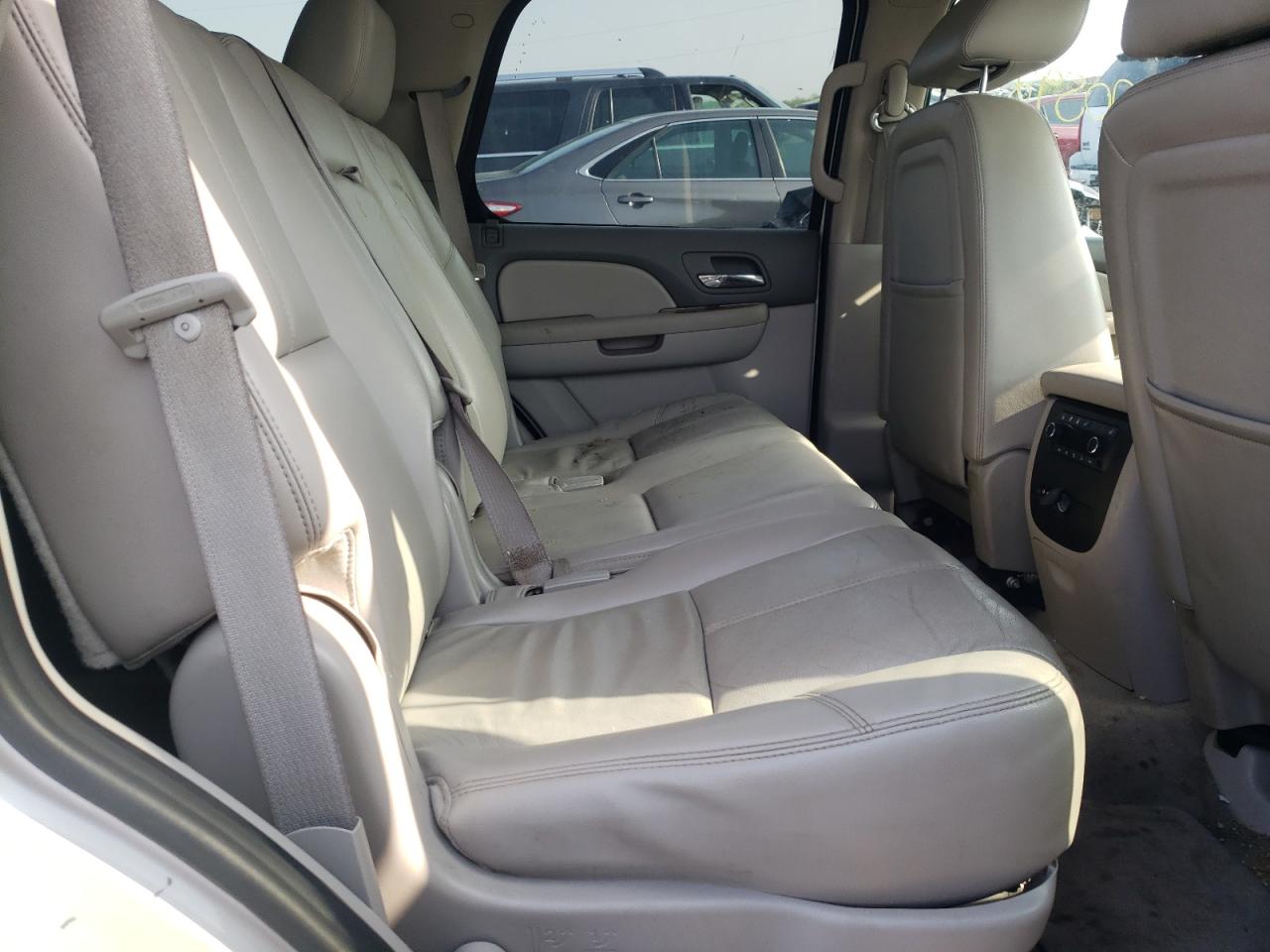 Photo 6 from auction – 2011 GMC YUKON SLT with VIN 1GKS2CE02BR356918