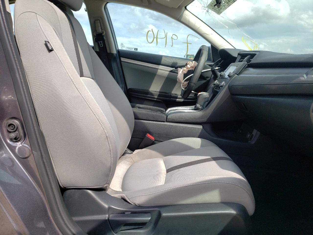 Photo 5 from auction – 2017 HONDA CIVIC LX with VIN 19XFC2F54HE017449