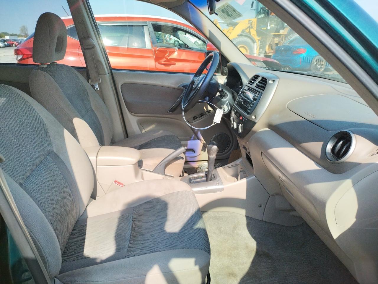 Photo 5 from auction – 2002 TOYOTA RAV4 with VIN JTEHH20V226054799