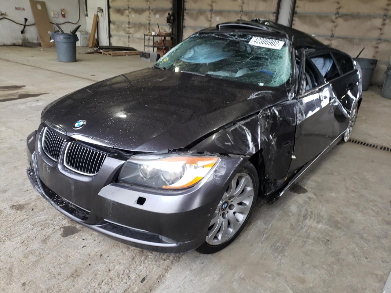 Photo 2 from auction – 2006 BMW 330 I with VIN WBAVB33546PS10607