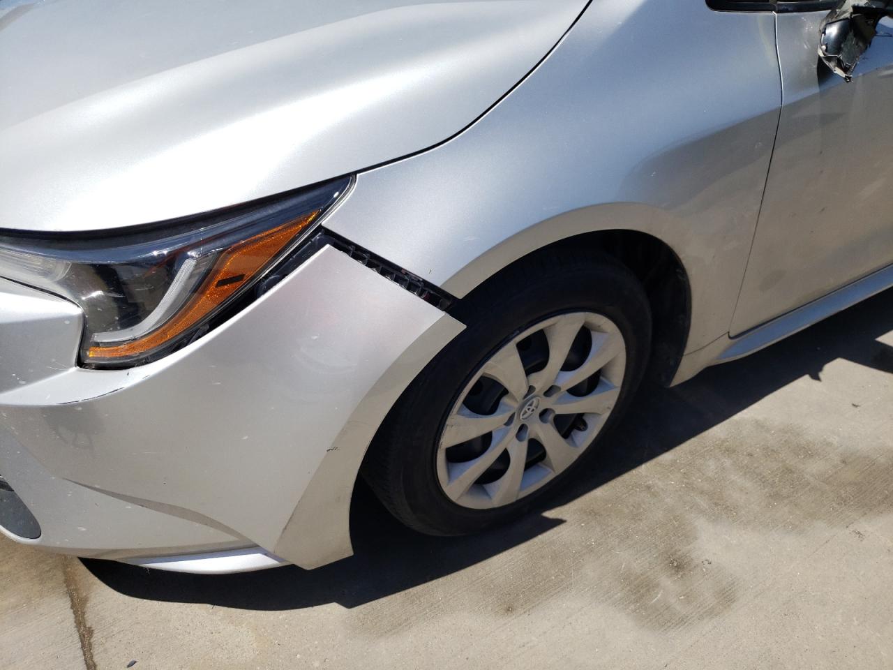 Photo 9 from auction – 2020 TOYOTA COROLLA LE with VIN 5YFEPRAEXLP137134