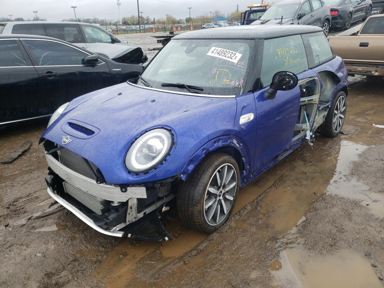 Photo 2 from auction – 2021 MINI COOPER S with VIN WMWXR5C05M2N13538