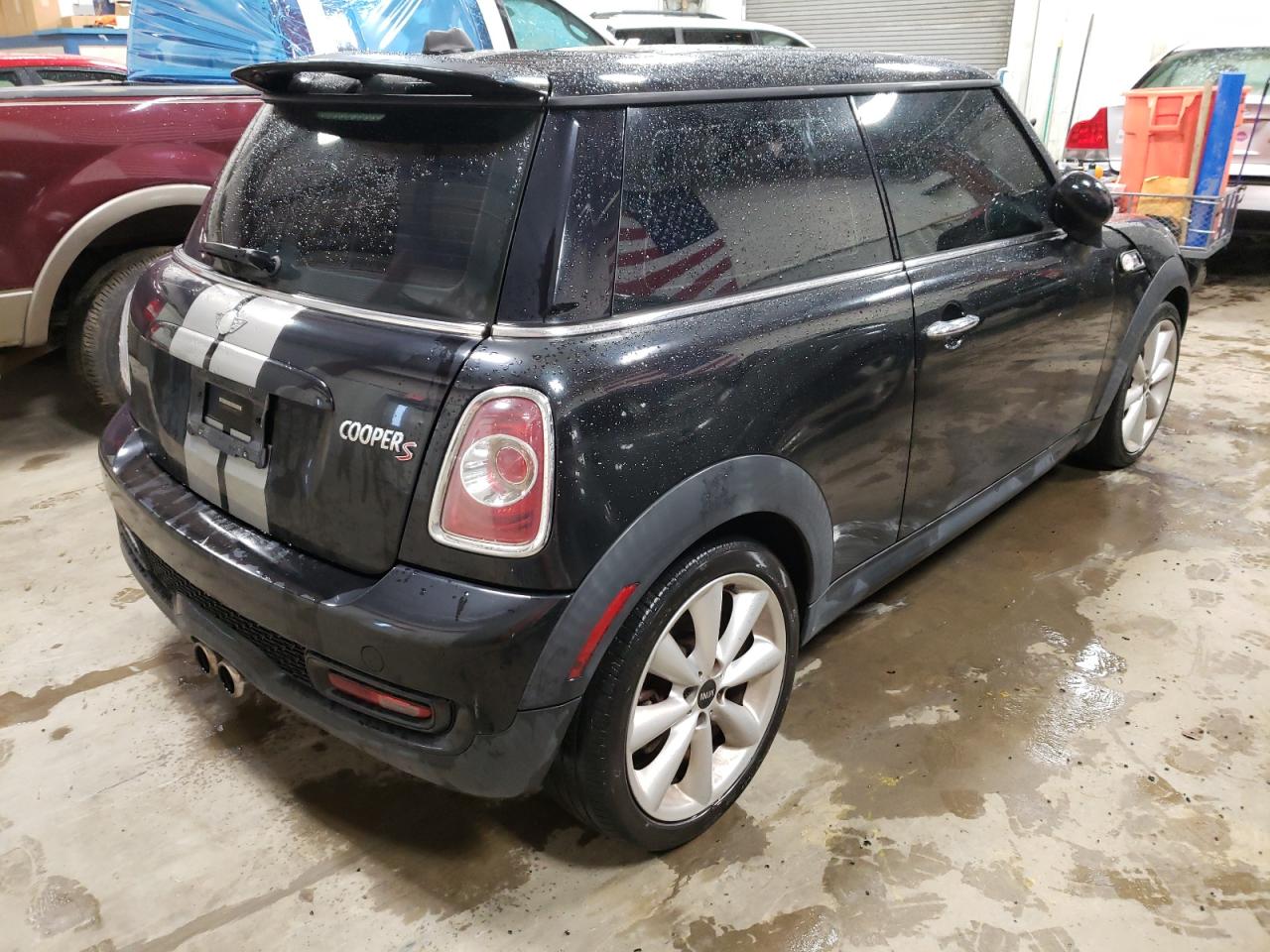 Photo 4 from auction – 2012 MINI COOPER S with VIN WMWSV3C54CTY18950