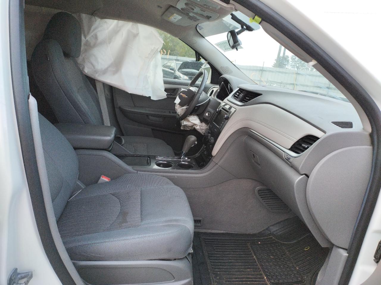 Photo 5 from auction – 2014 CHEVROLET TRAVERSE L with VIN 1GNKRGKD7EJ348622