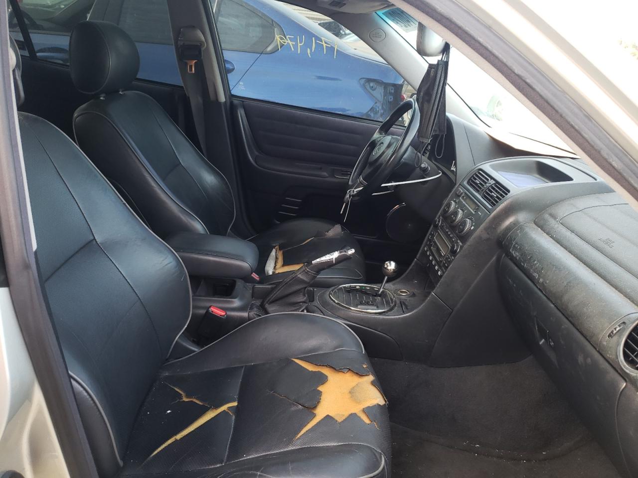 Photo 5 from auction – 2003 LEXUS IS 300 with VIN JTHBD192X30074195
