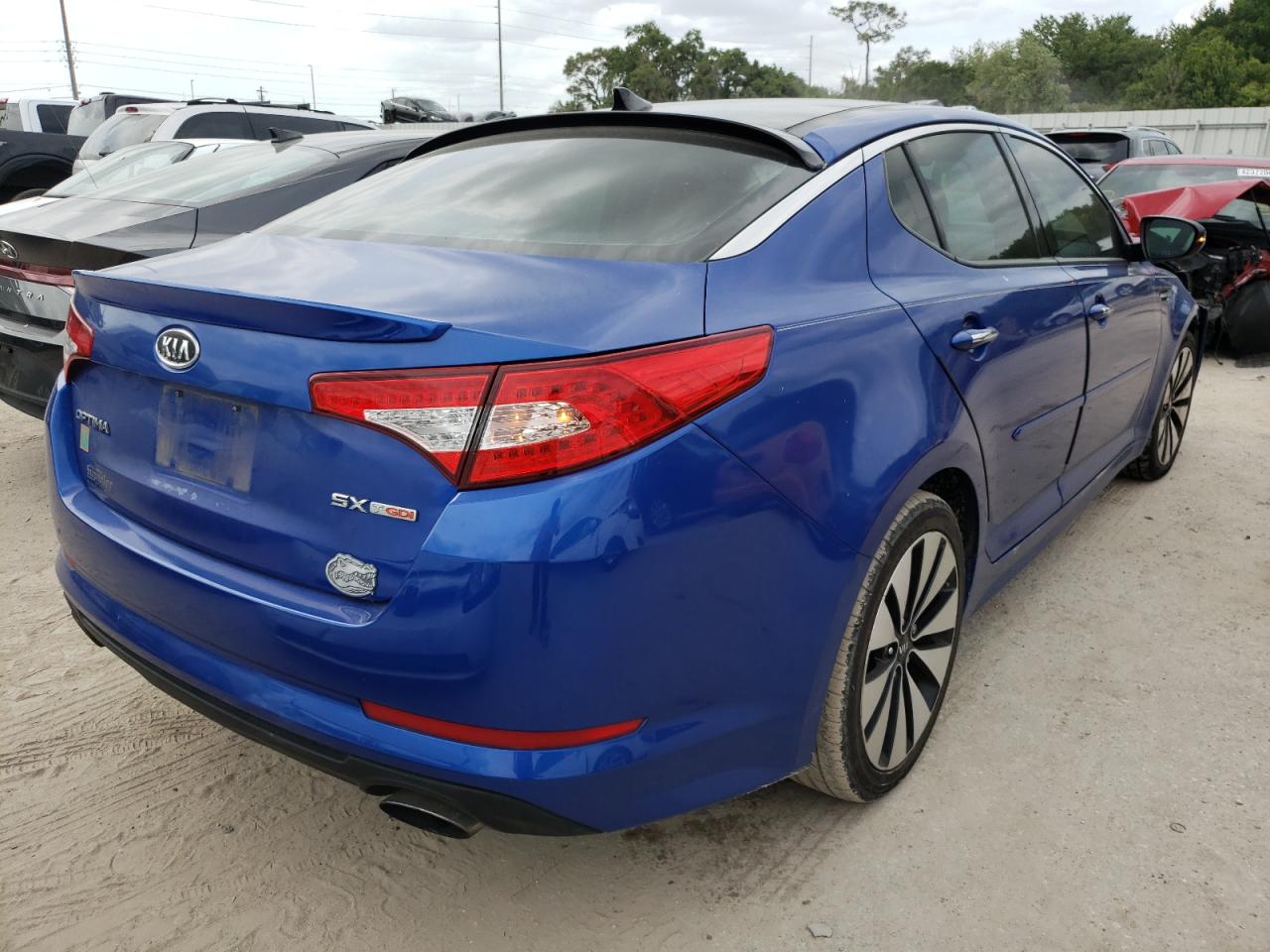 Photo 4 from auction – 2011 KIA OPTIMA SX with VIN KNAGR4A63B5127844