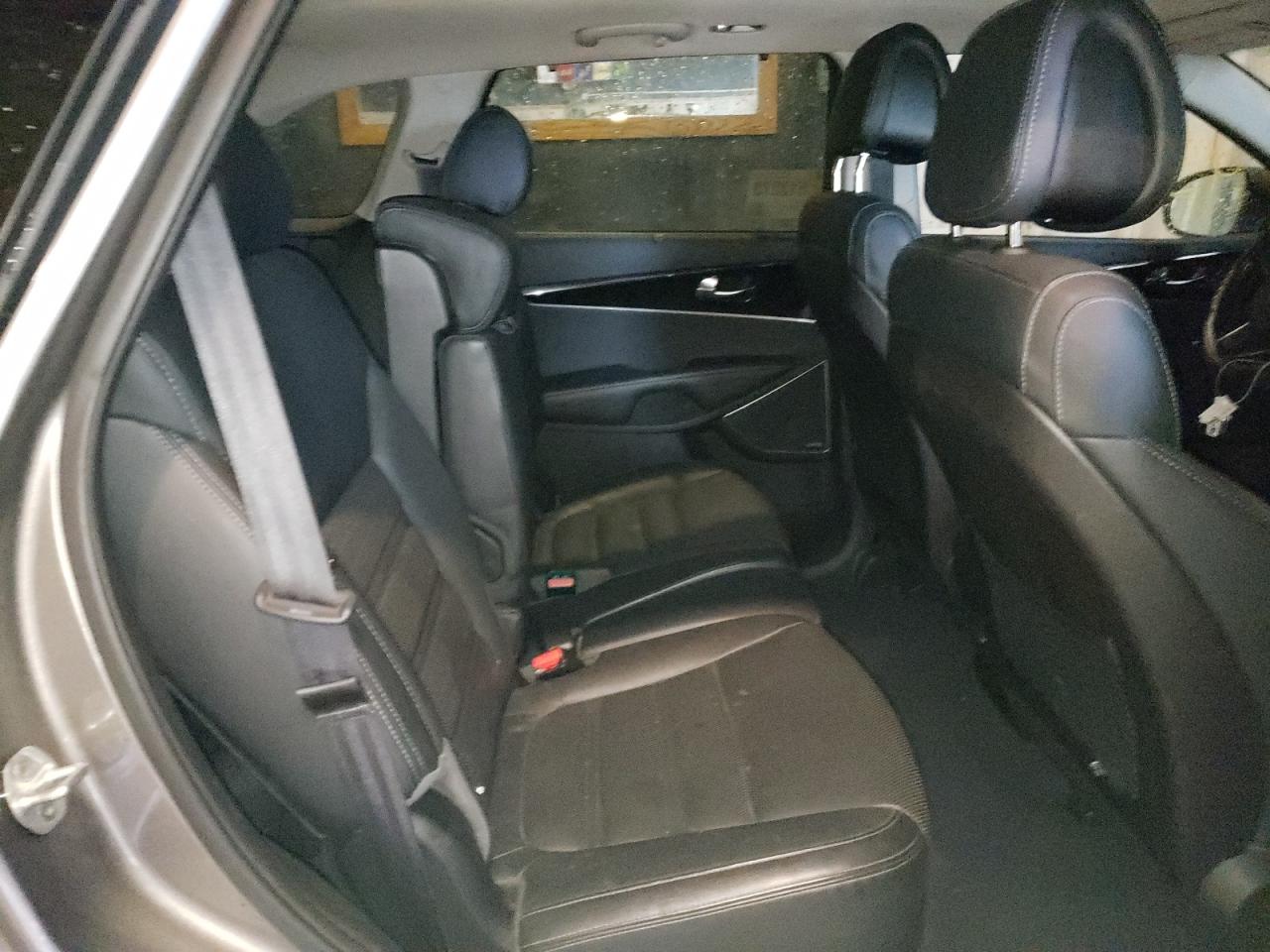Photo 6 from auction – 2016 KIA SORENTO SX with VIN 5XYPK4A5XGG104302