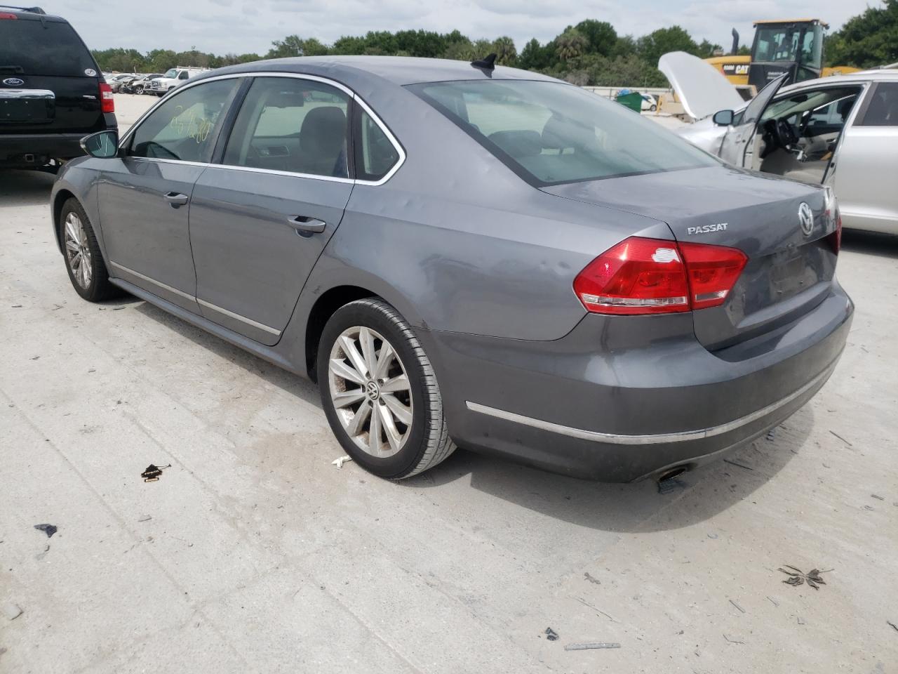 Photo 3 from auction – 2012 VOLKSWAGEN PASSAT SEL with VIN 1VWCP7A3XCC065853
