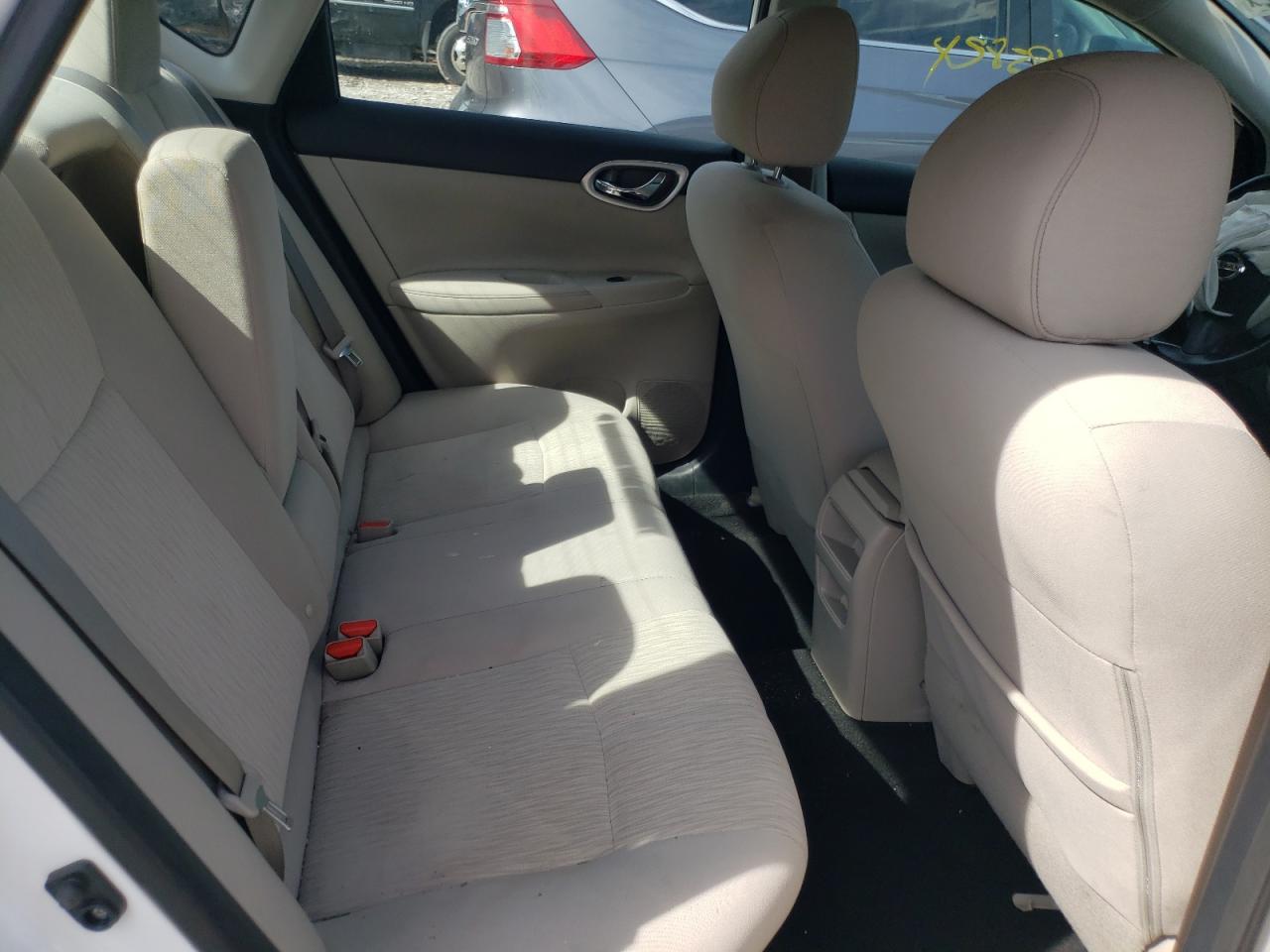 Photo 6 from auction – 2015 NISSAN SENTRA S with VIN 3N1AB7AP8FL695667