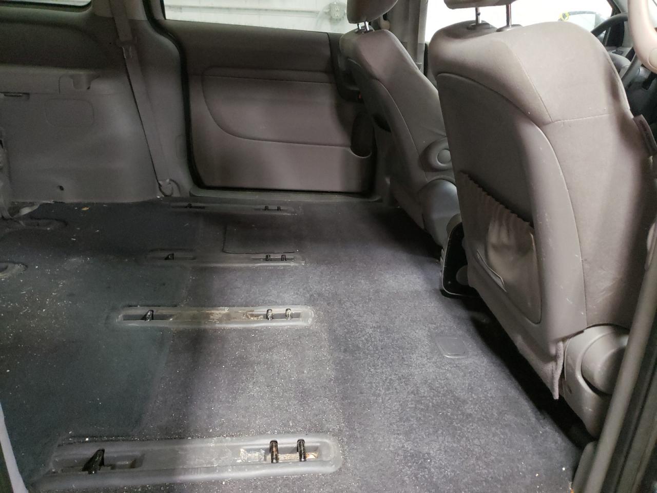 Photo 6 from auction – 2014 KIA SEDONA LX with VIN KNDMG4C76E6543077