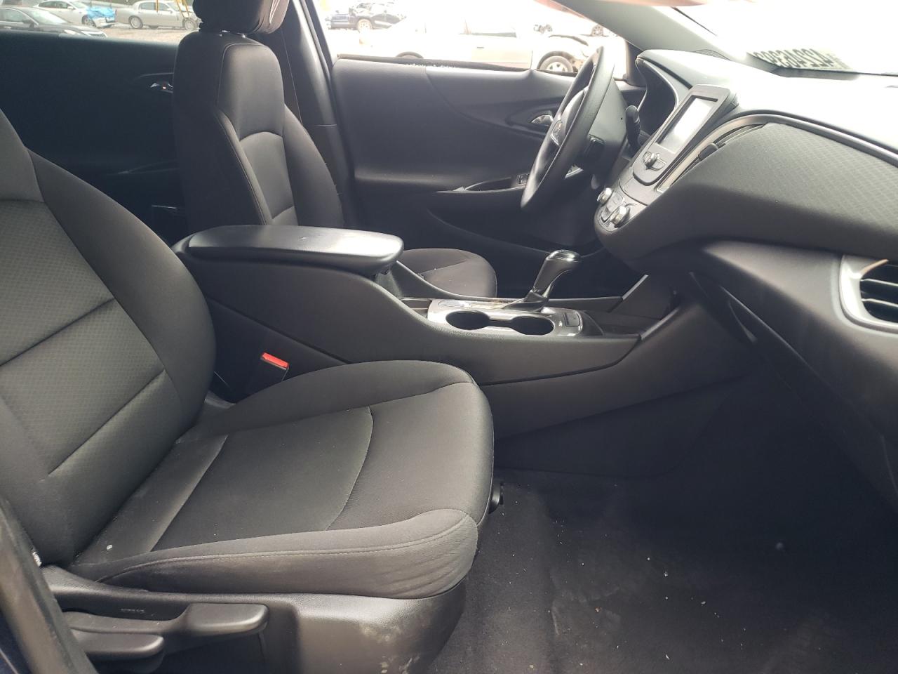 Photo 5 from auction – 2017 CHEVROLET MALIBU LS with VIN 1G1ZB5ST2HF193405