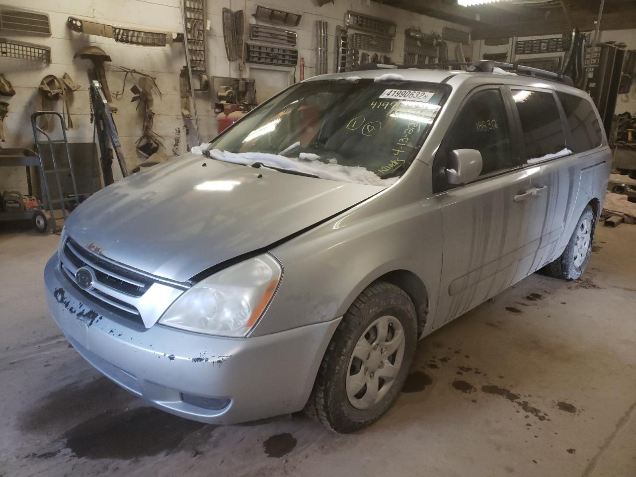 Photo 2 from auction – 2006 KIA SEDONA EX with VIN KNDMB233866080540
