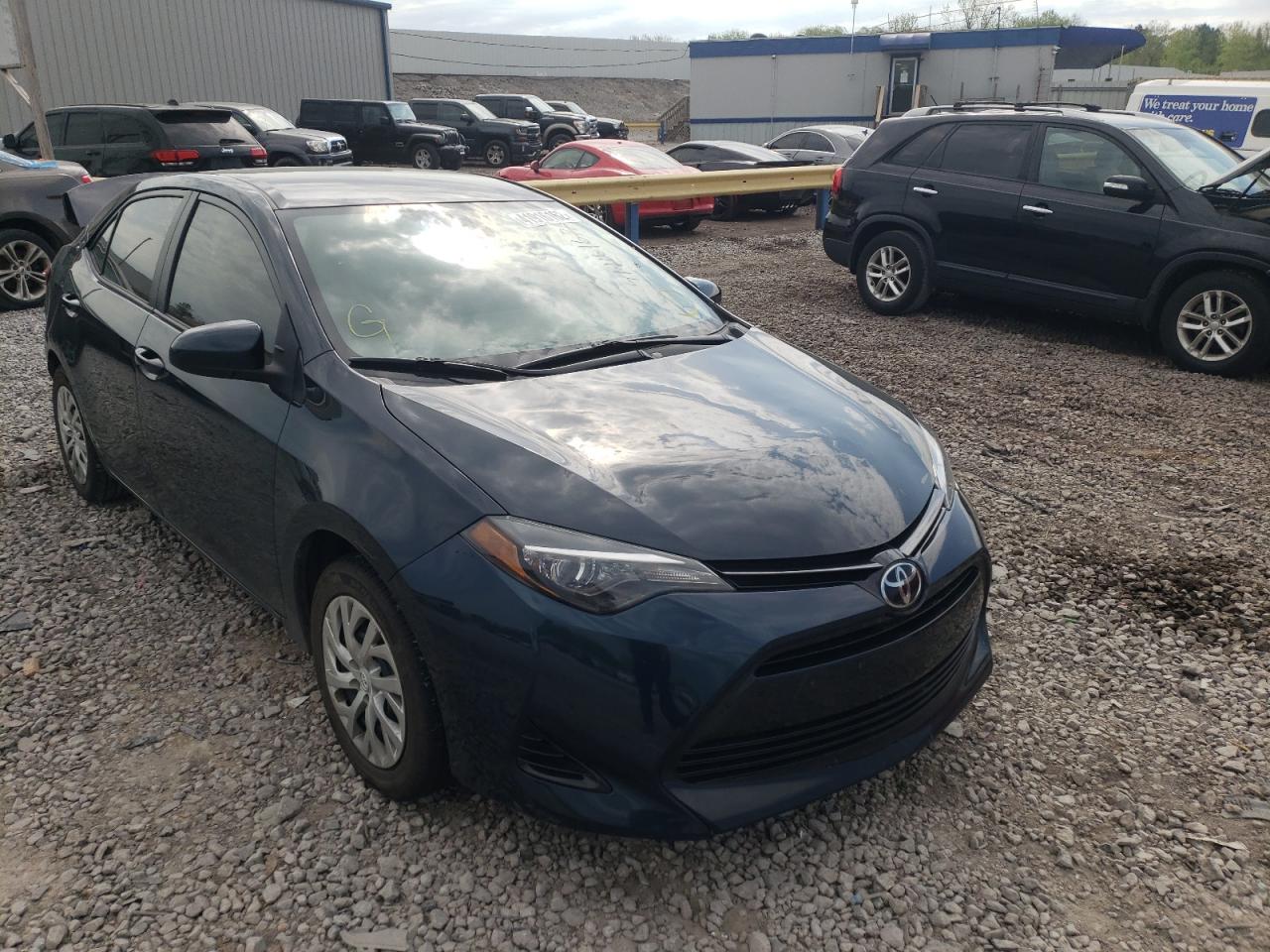 TOYOTA COROLLA L 2018 with VIN 2T1BURHE9JC040490 - Photo from auction