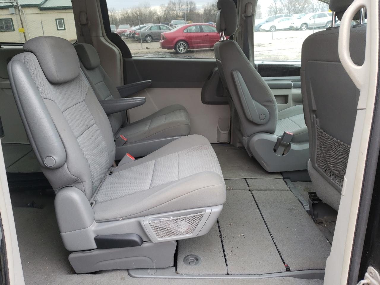 Photo 6 from auction – 2010 DODGE GRAND CARA with VIN 2D4RN5D10AR369153