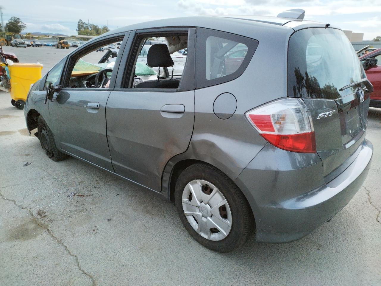 Photo 3 from auction – 2013 HONDA FIT with VIN JHMGE8H31DC082580