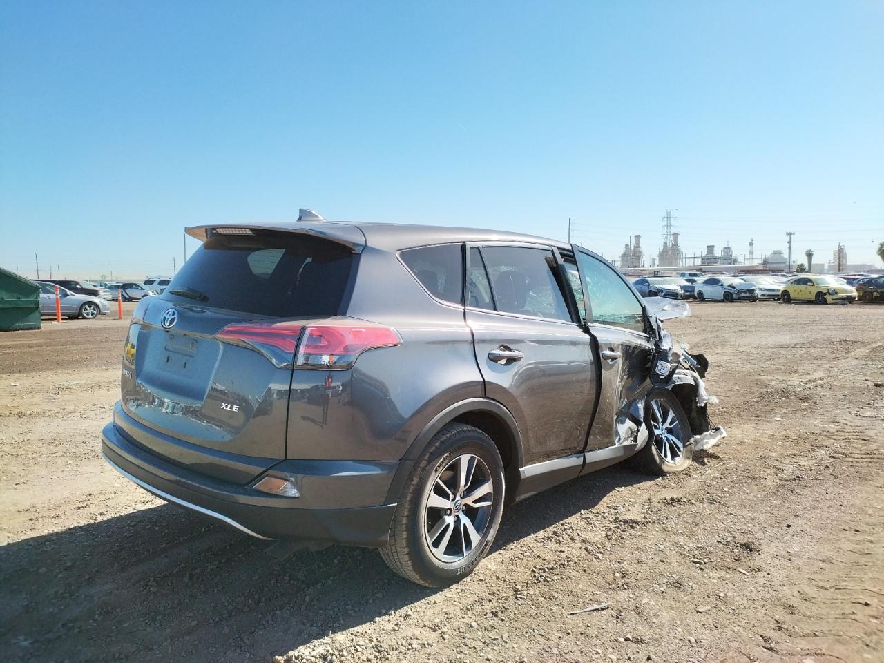 Photo 4 from auction – 2018 TOYOTA RAV4 ADVEN with VIN 2T3WFREV2JW466818
