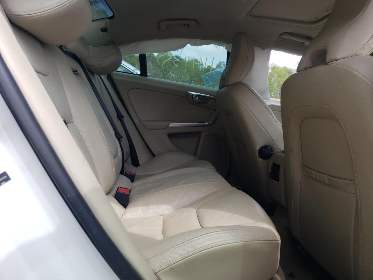 Photo 6 from auction – 2011 VOLVO S60 T6 with VIN YV1902FH6B2015958