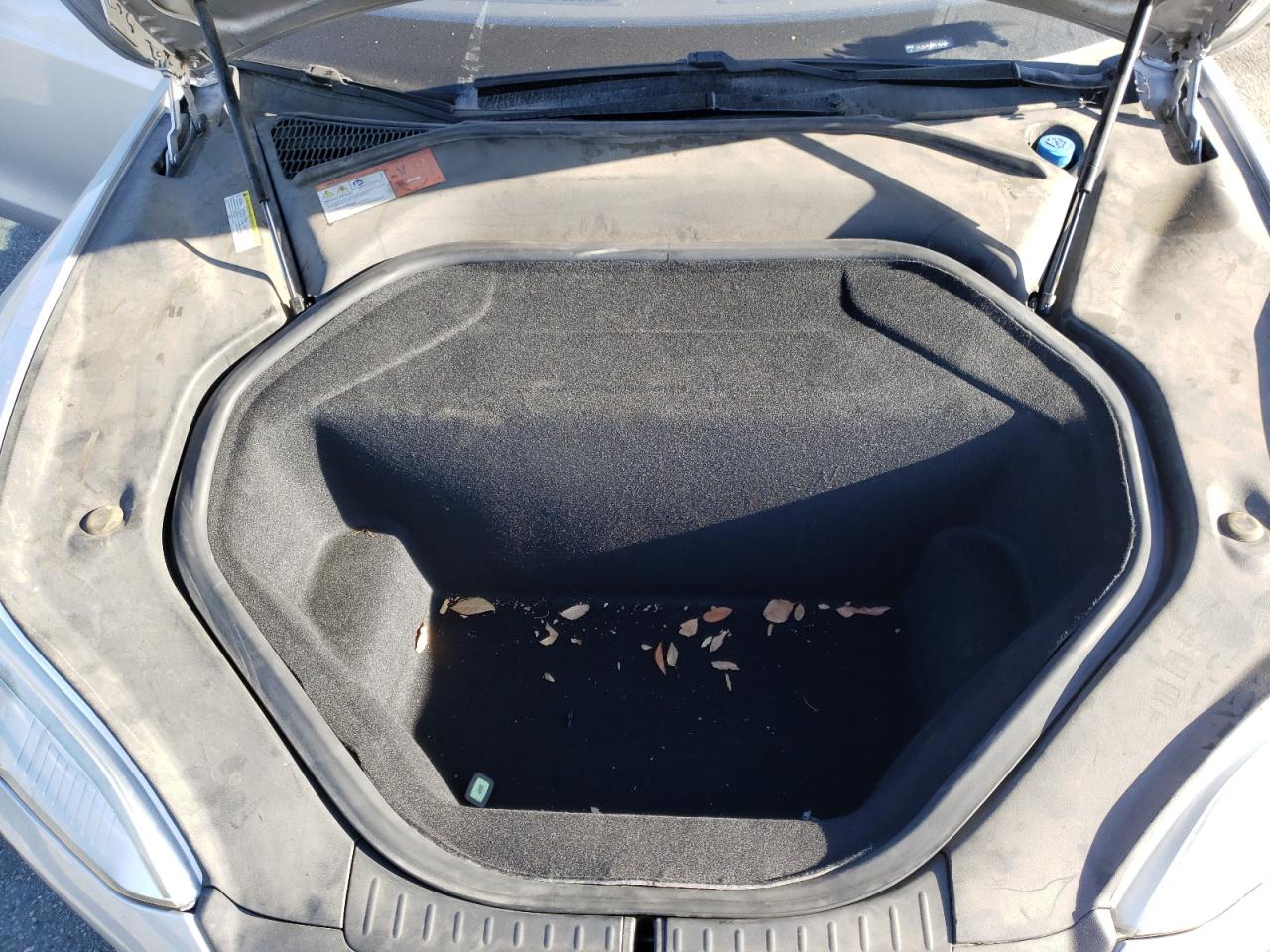 Photo 7 from auction – 2014 TESLA MODEL S with VIN 5YJSA1H27EFP64325