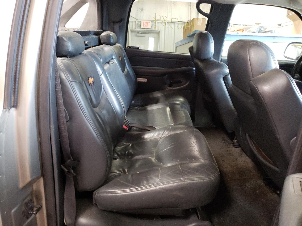Photo 6 from auction – 2002 CHEVROLET AVALANCHE with VIN 3GNEK13T42G291829