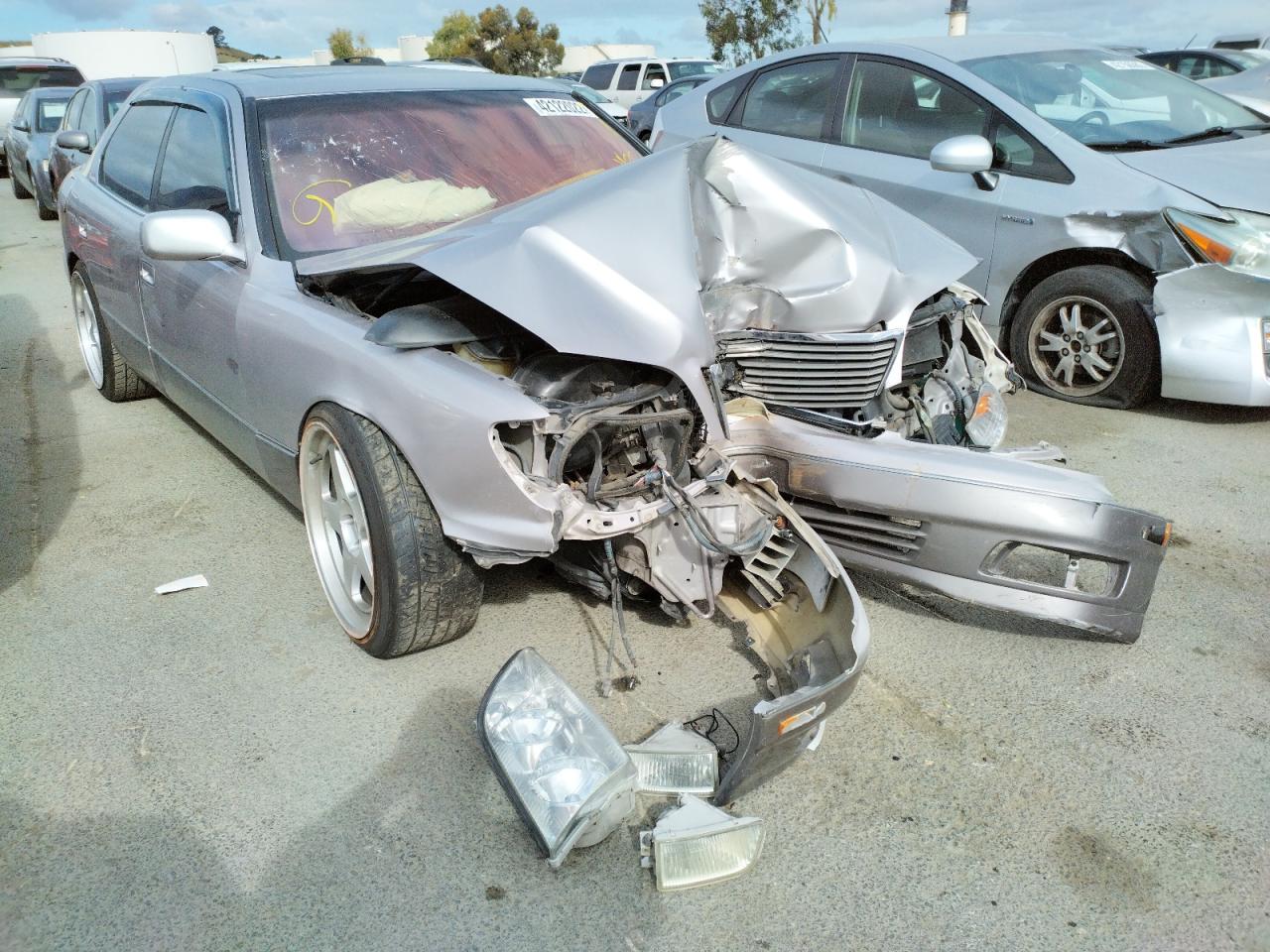 LEXUS LS 400 1998 with VIN JT8BH28F0W0099433 - Photo from auction
