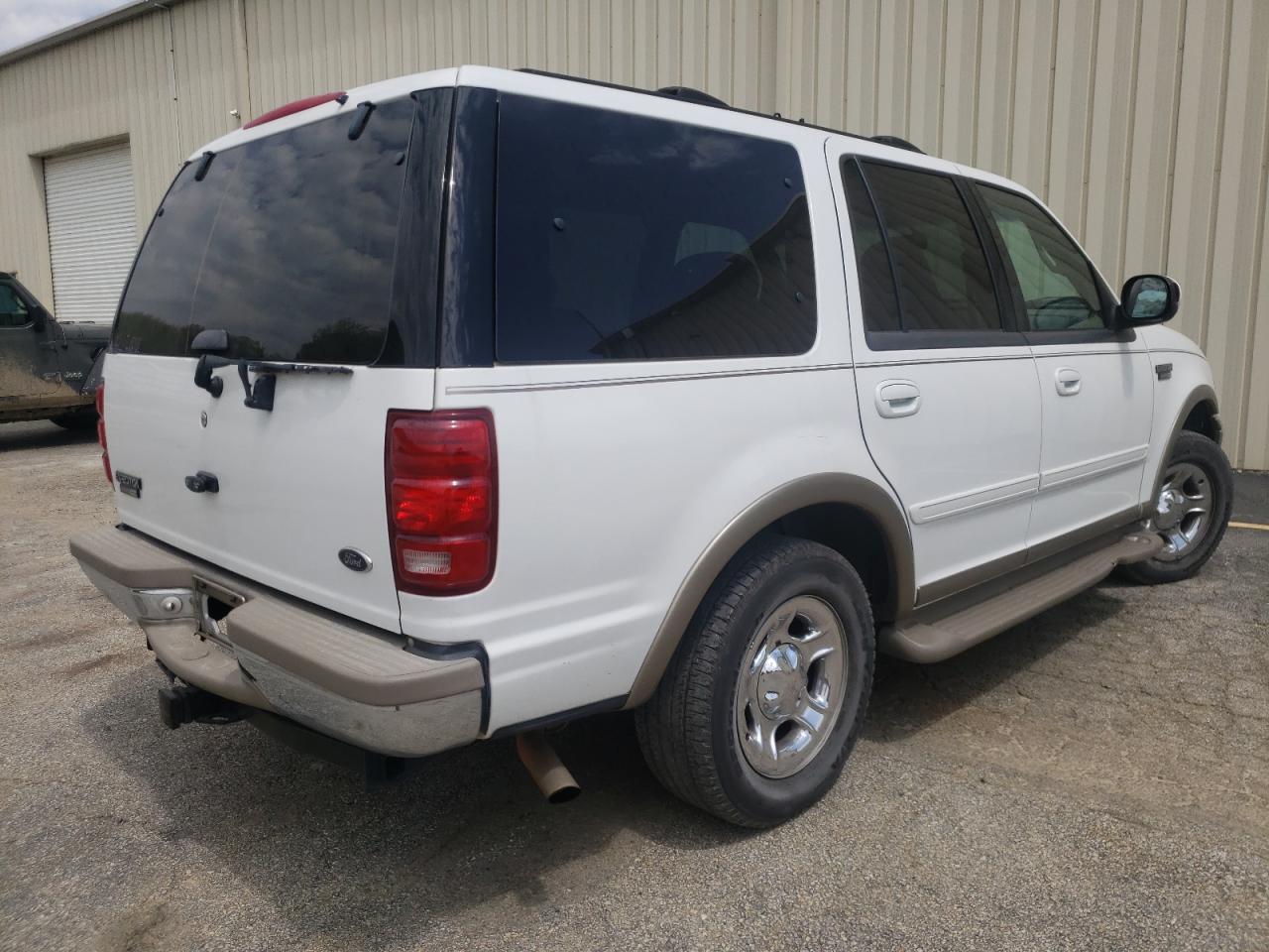 Photo 4 from auction – 2001 FORD EXPEDITION with VIN 1FMRU17L61LB70392