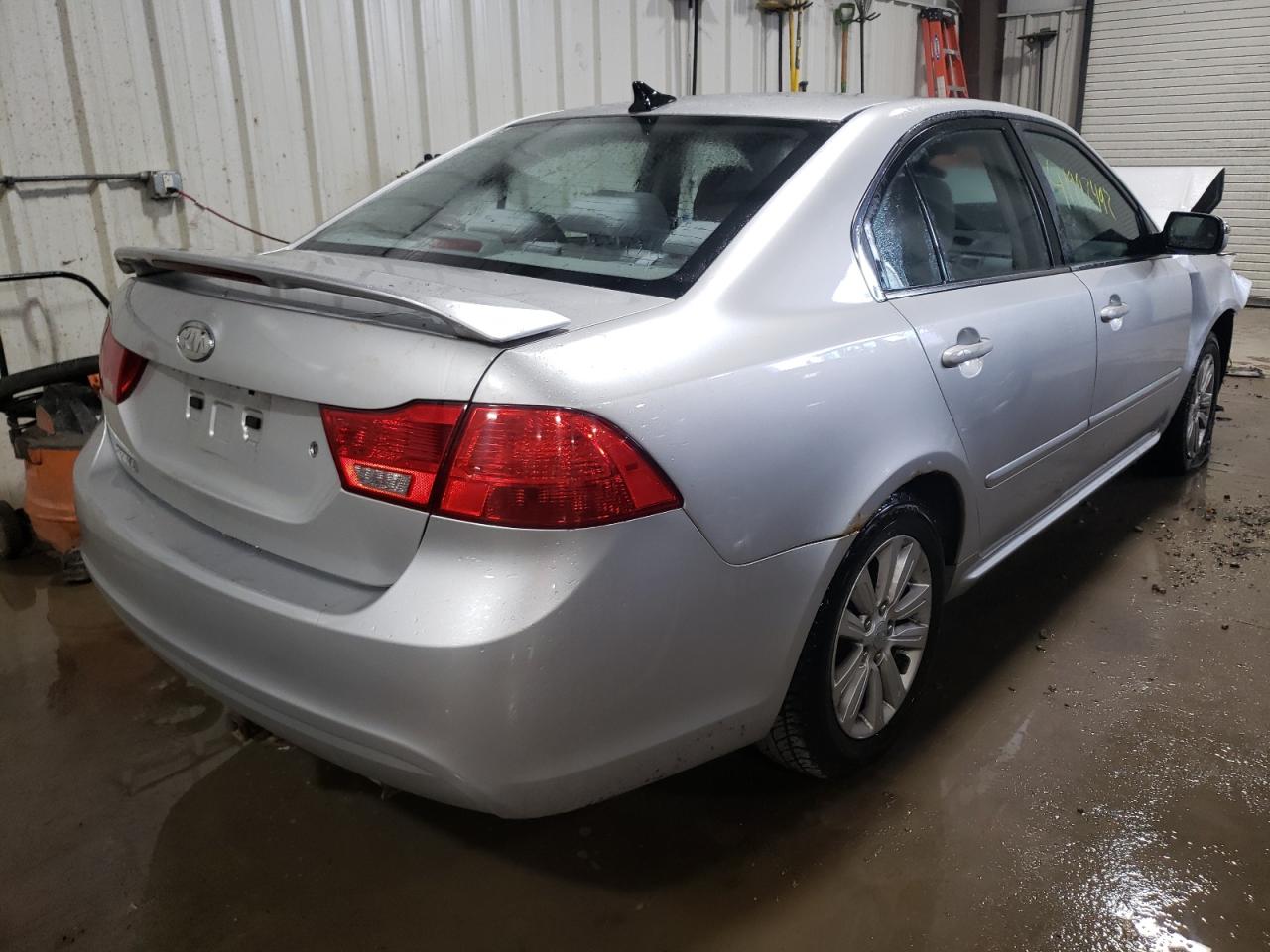 Photo 4 from auction – 2010 KIA OPTIMA LX with VIN KNAGG4A85A5391069
