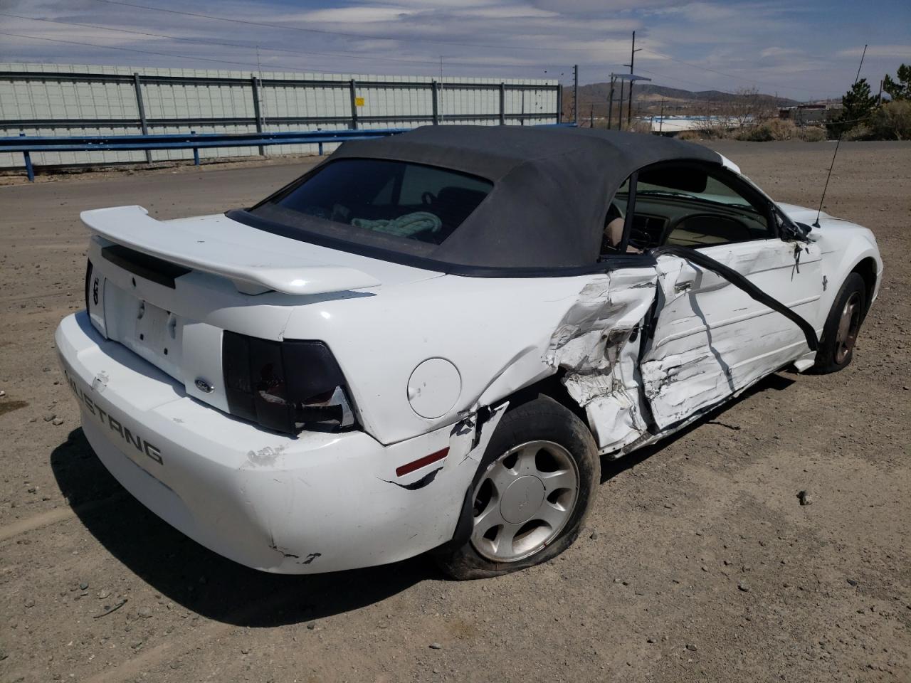 Photo 4 from auction – 2000 FORD MUSTANG with VIN 1FAFP4444YF197294