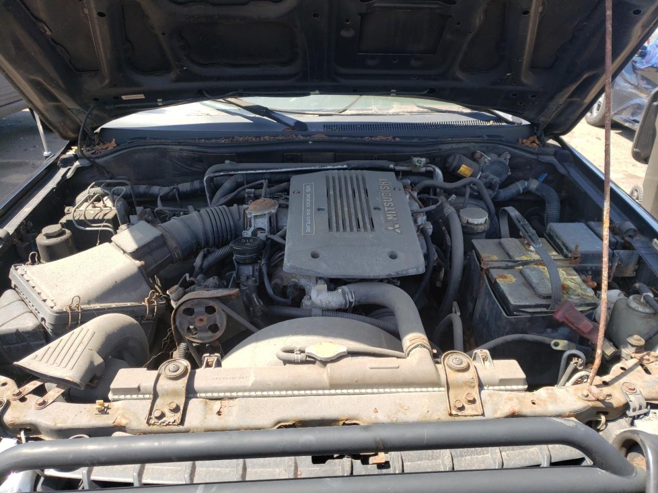 Photo 7 from auction – 2001 MITSUBISHI MONTERO with VIN JA4MT31H11P005015