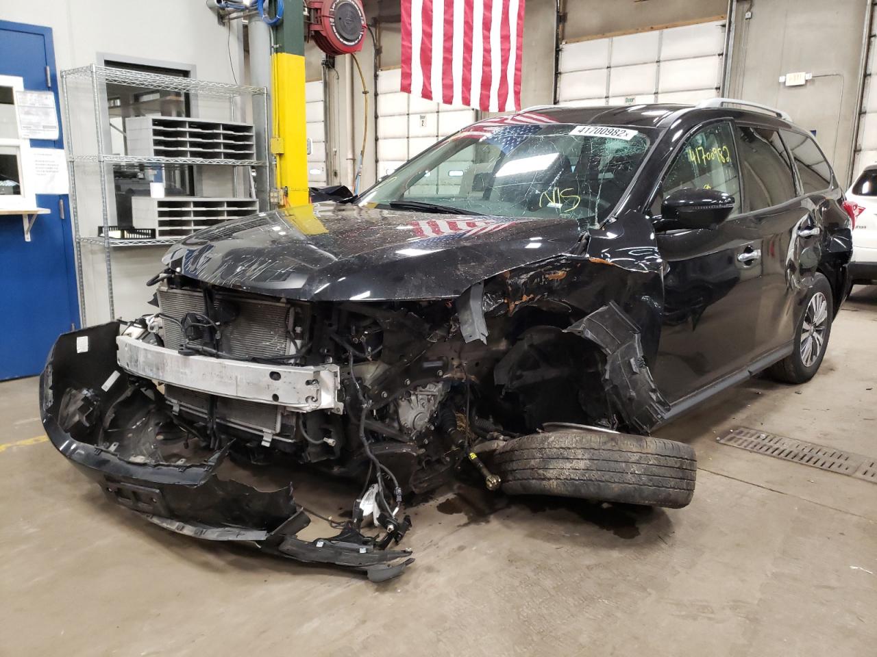 Photo 2 from auction – 2020 NISSAN PATHFINDER with VIN 5N1DR2CM6LC589300
