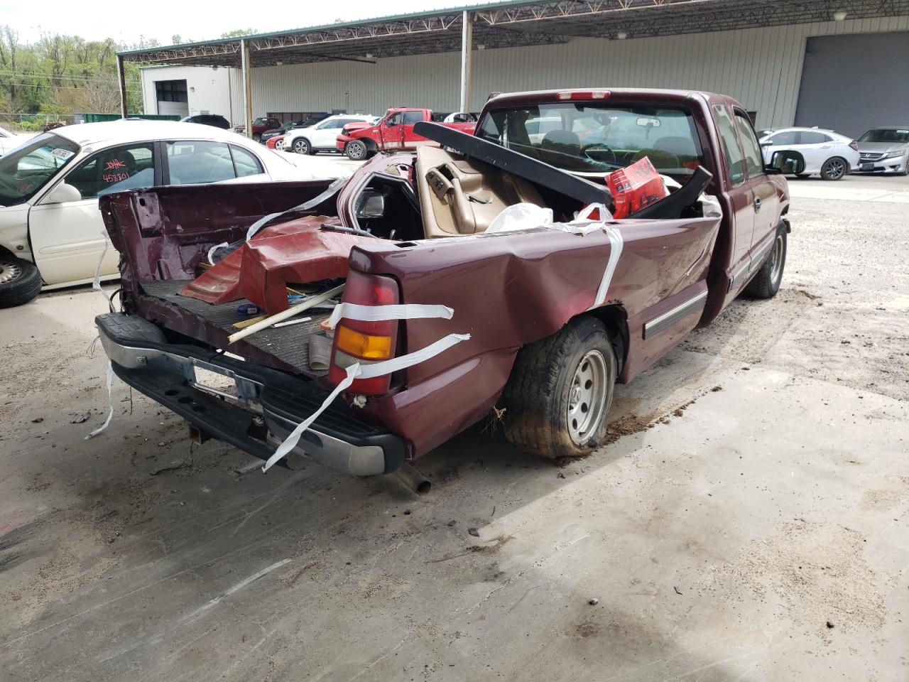 Photo 4 from auction – 2000 CHEVROLET SILVERADO with VIN 1GCEC19T3YE305040
