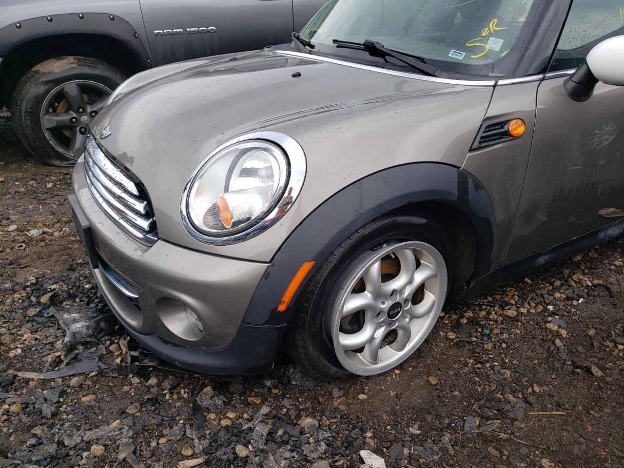 Photo 9 from auction – 2011 MINI COOPER with VIN WMWSU3C53BT253205