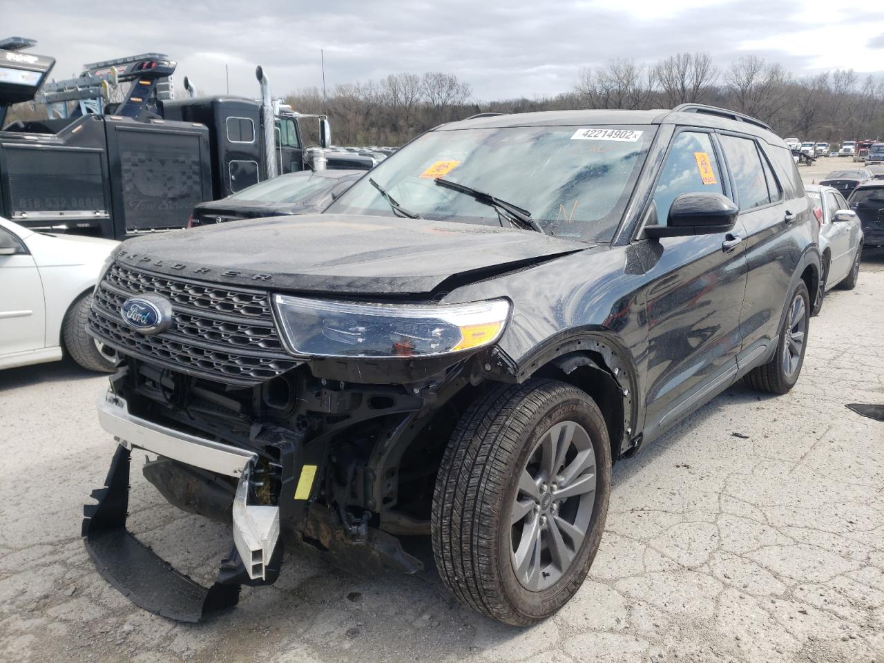 Photo 2 from auction – 2022 FORD EXPLORER X with VIN 1FMSK8DH6NGA34598