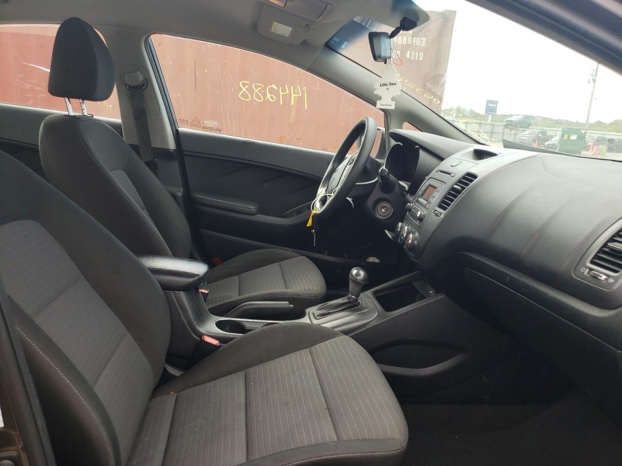 Photo 5 from auction – 2015 KIA FORTE LX with VIN KNAFX4A63F5310992