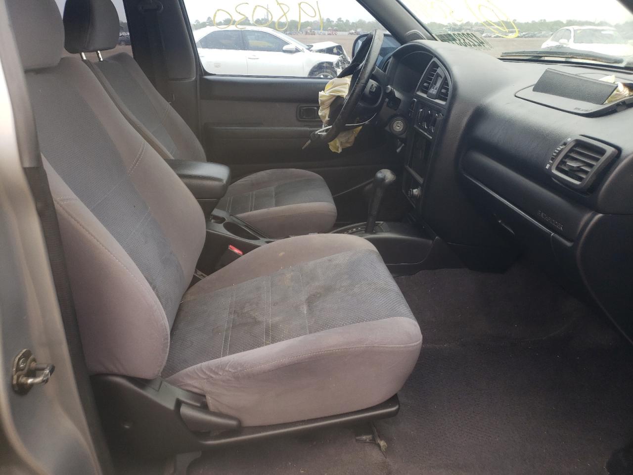 Photo 13 from auction – 2001 NISSAN PATHFINDER with VIN JN8DR07X71W504414