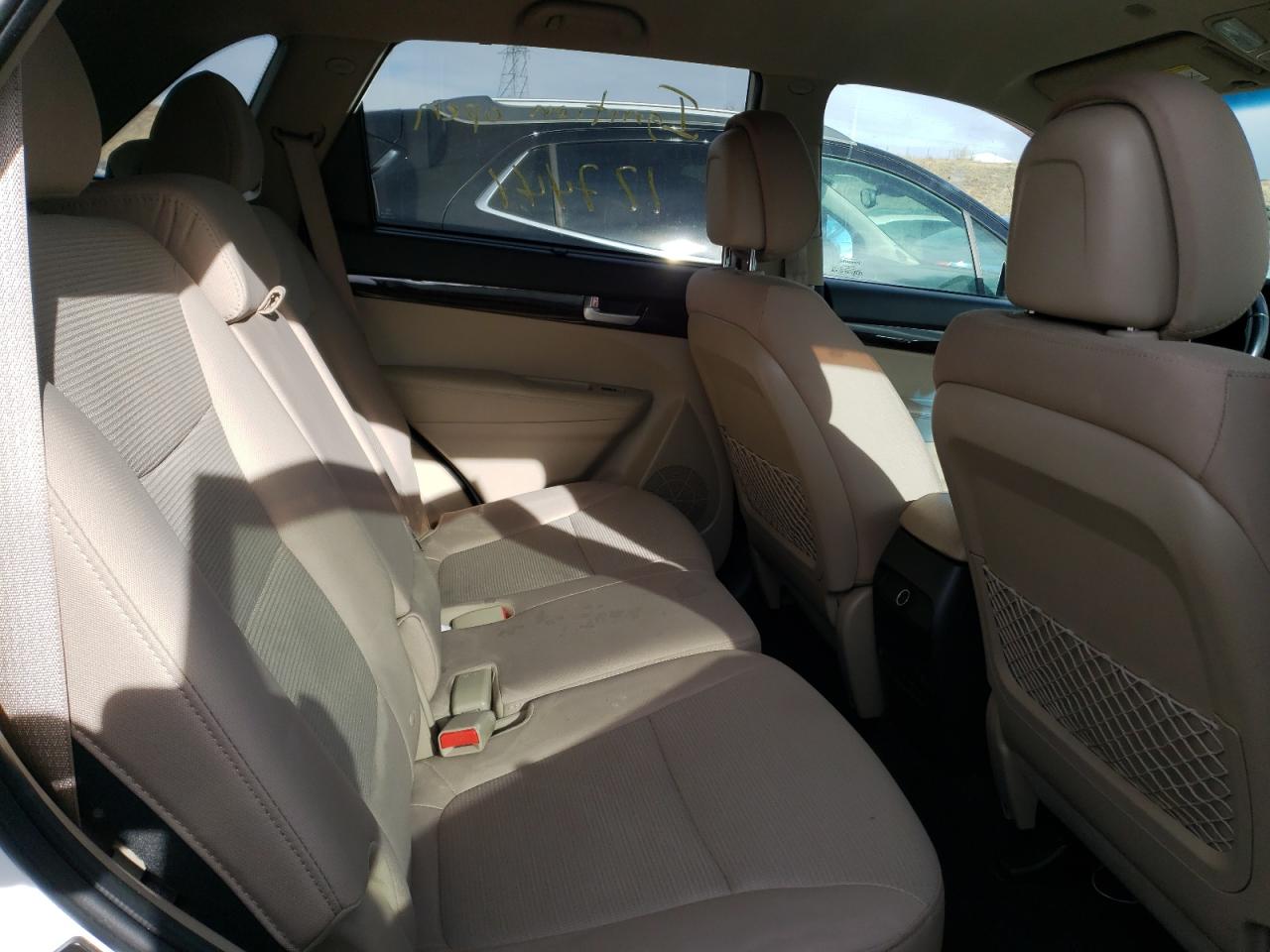 Photo 6 from auction – 2015 KIA SORENTO LX with VIN 5XYKTDA64FG561394