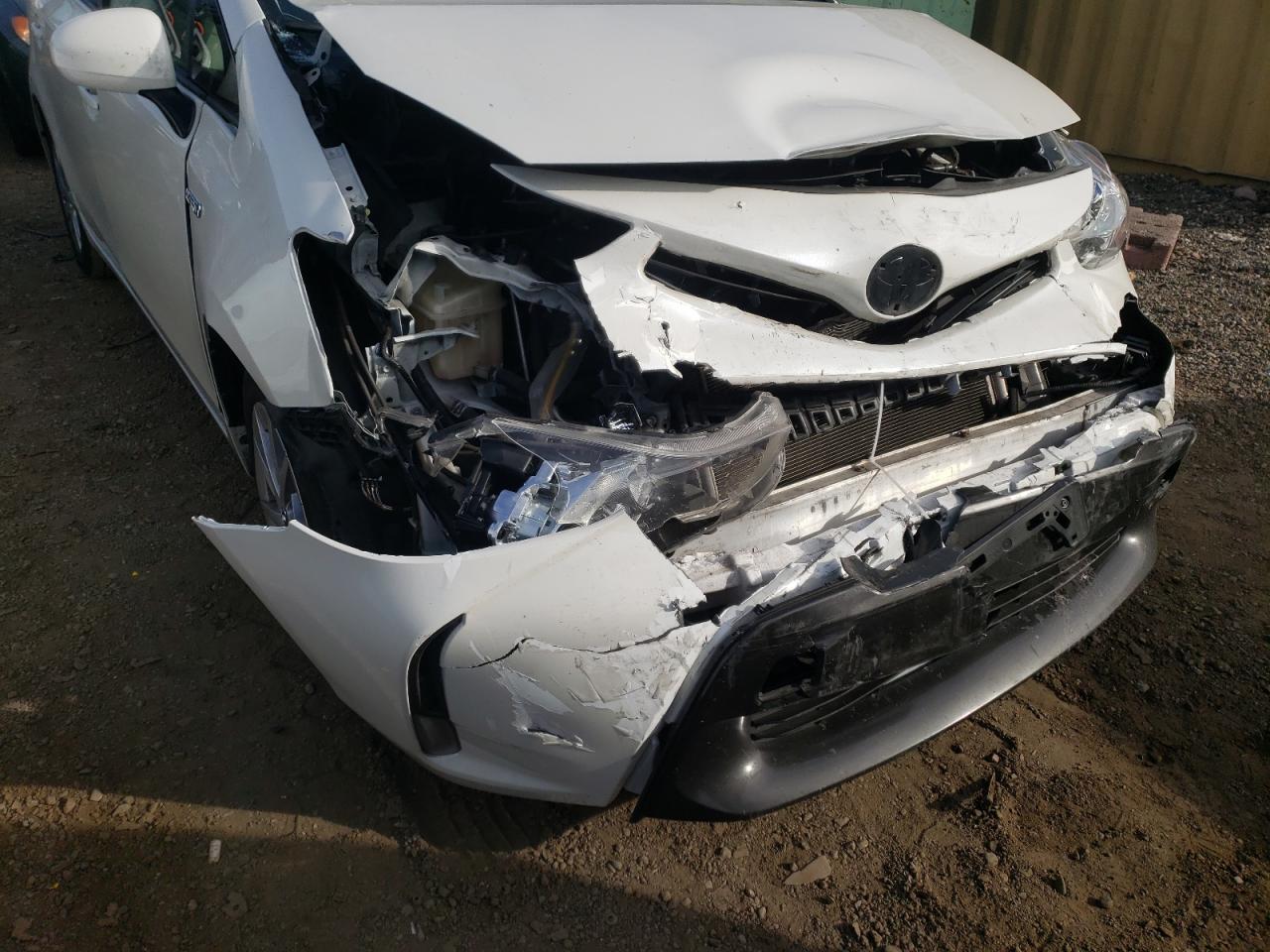 Photo 20 from auction – 2017 TOYOTA PRIUS V with VIN JTDZN3EU7HJ074110