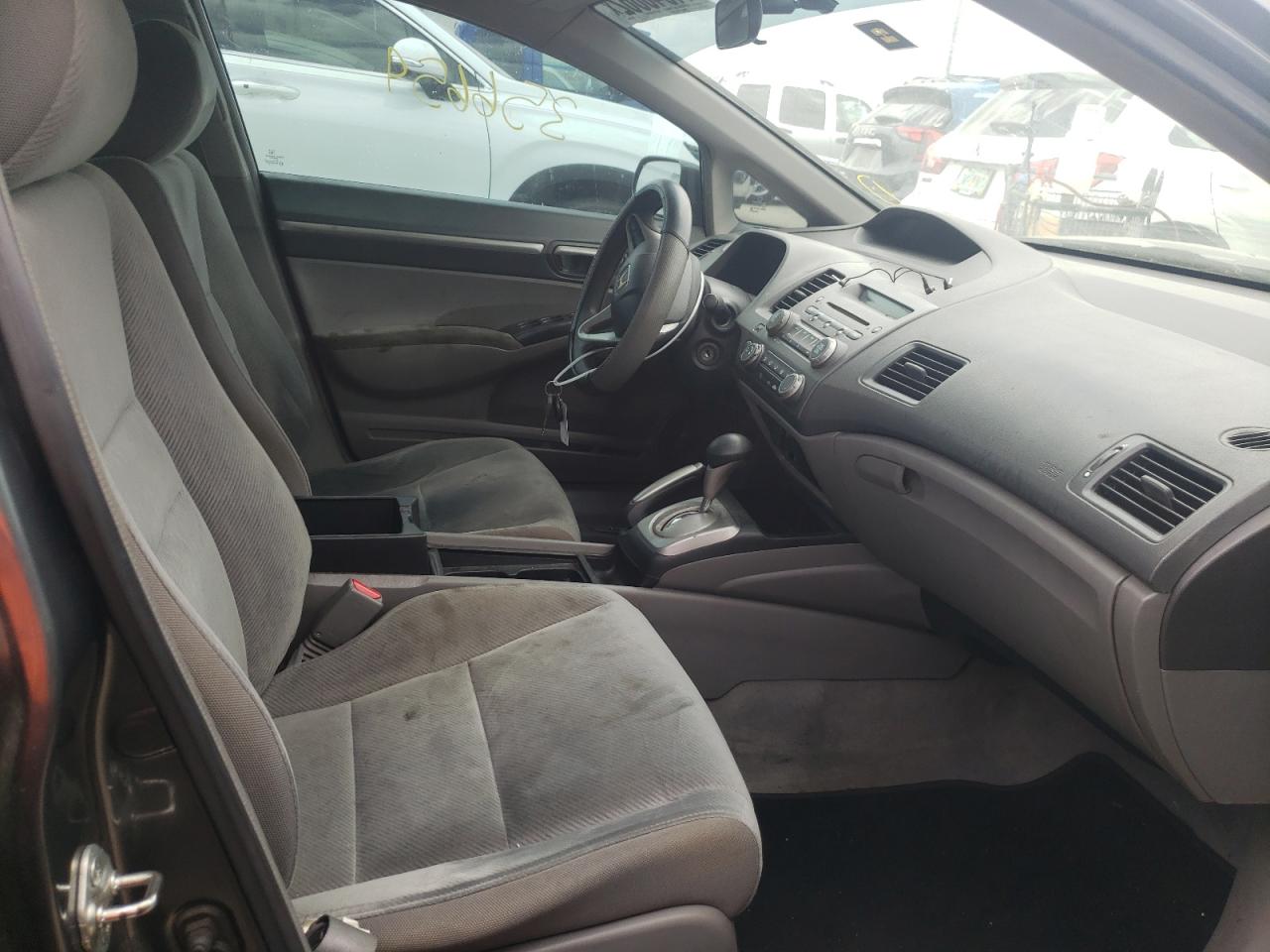 Photo 5 from auction – 2010 HONDA CIVIC EX with VIN 19XFA1F88AE026915