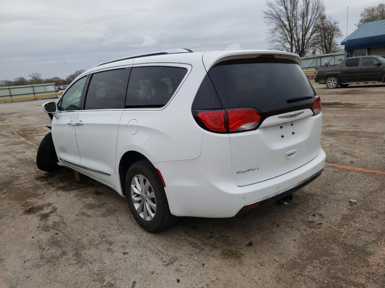 Photo 3 from auction – 2019 CHRYSLER PACIFICA T with VIN 2C4RC1BG7KR525368