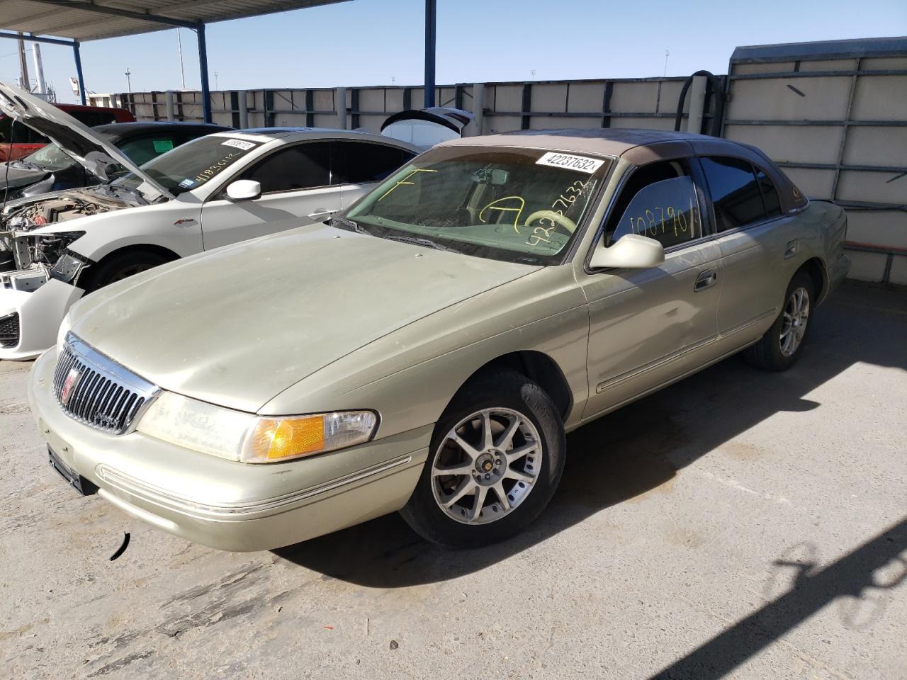 Photo 2 from auction – 1997 LINCOLN CONTINENTA with VIN 1LNLM97V4VY707923