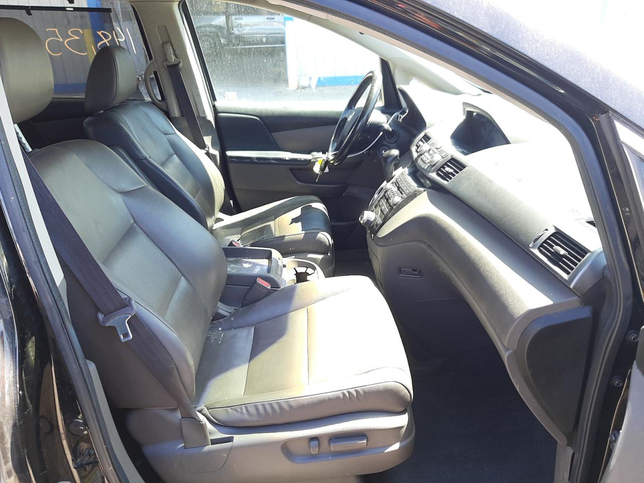 Photo 5 from auction – 2011 HONDA ODYSSEY TO with VIN 5FNRL5H98BB022086