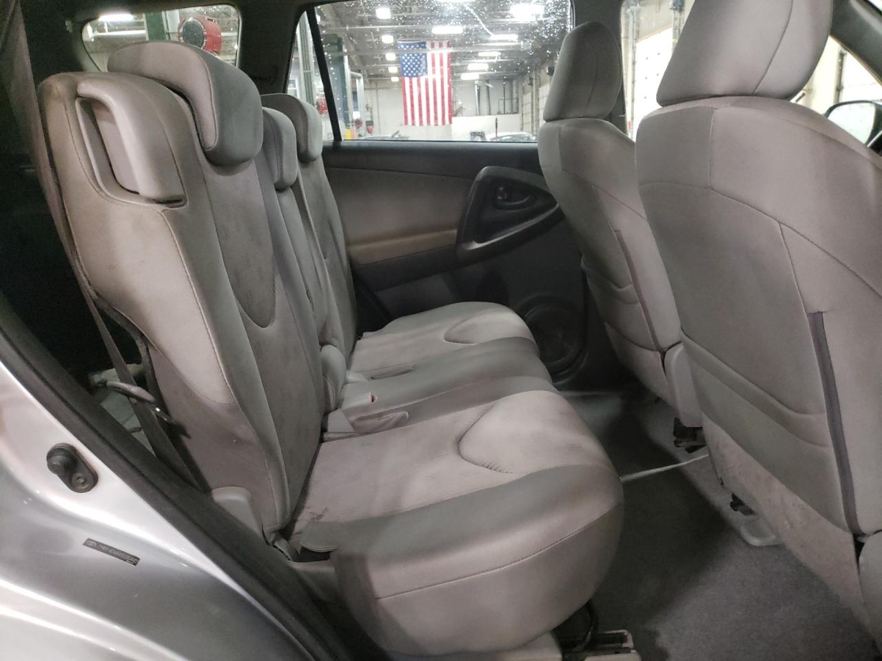Photo 6 from auction – 2010 TOYOTA RAV4 with VIN JTMBF4DV8A5020442