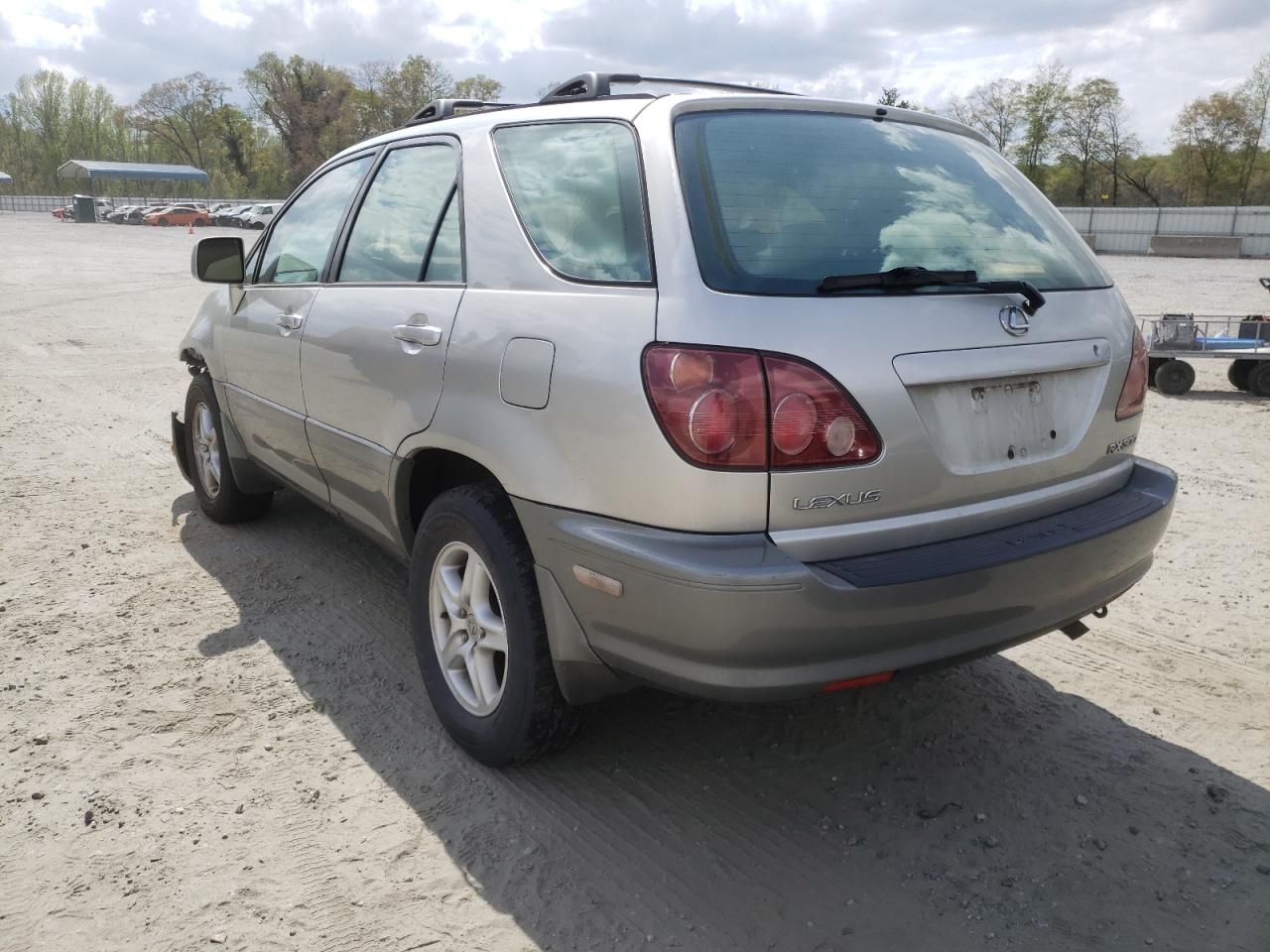 Photo 3 from auction – 2000 LEXUS RX 300 with VIN JT6HF10U5Y0136105