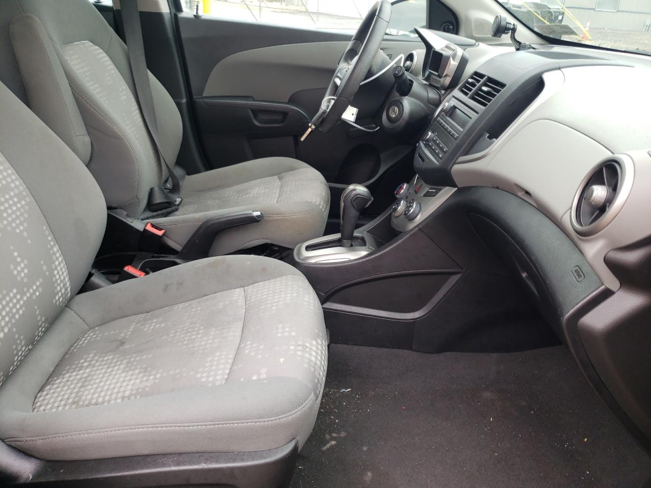 Photo 5 from auction – 2015 CHEVROLET SONIC LS with VIN 1G1JA6SH9F4114595