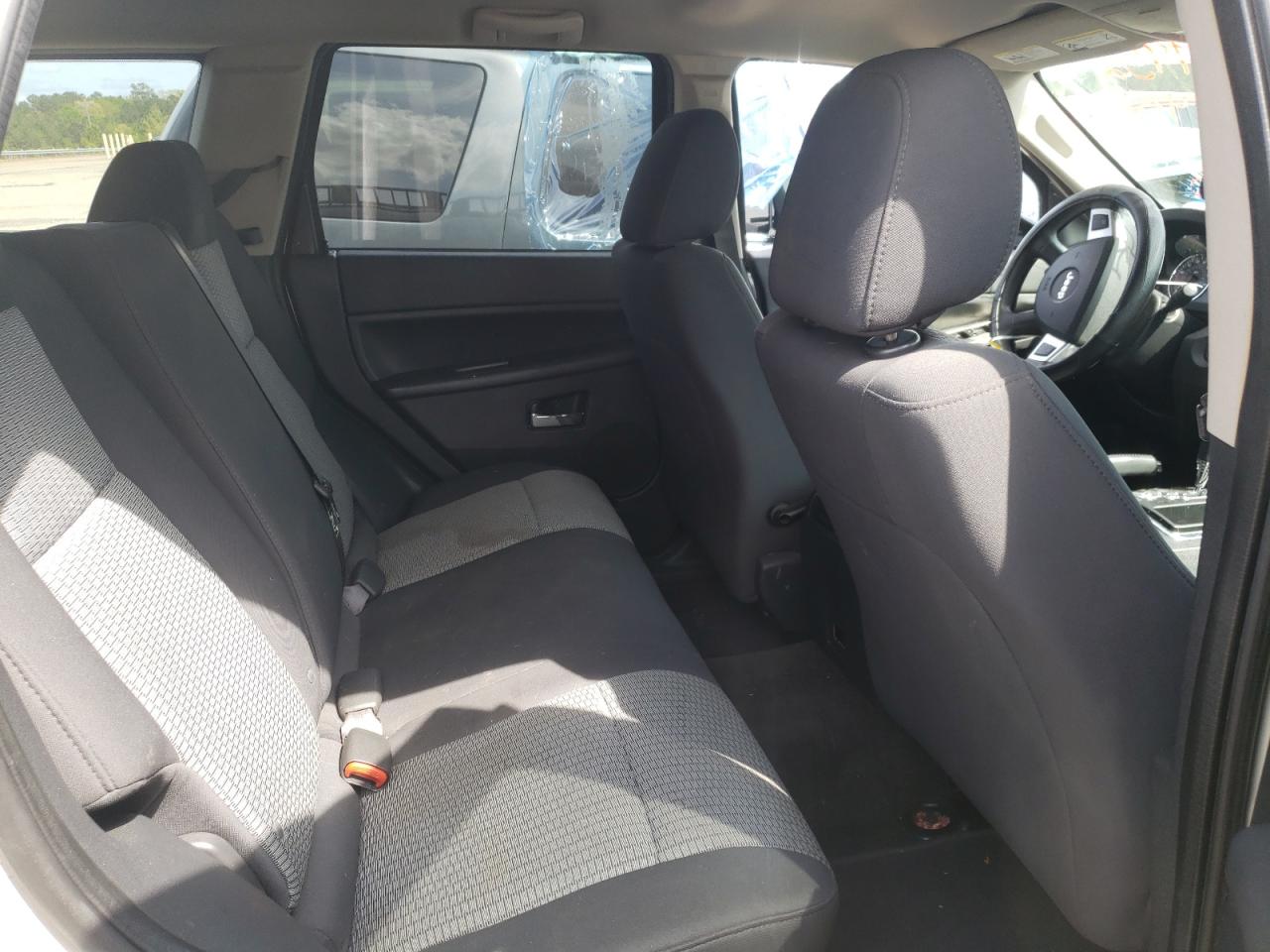 Photo 6 from auction – 2010 JEEP GRAND CHER with VIN 1J4PR4GK6AC145962