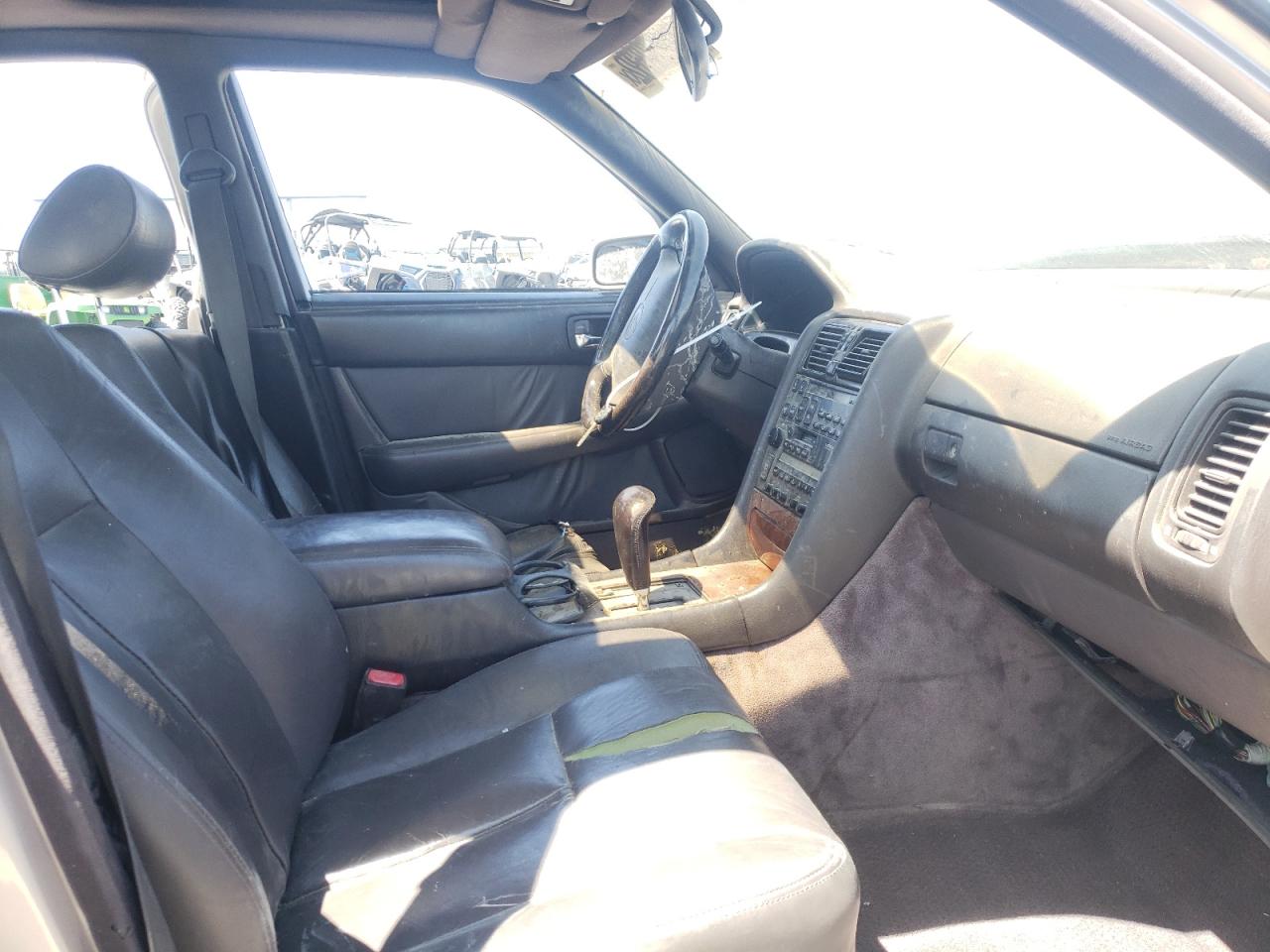 Photo 5 from auction – 1994 LEXUS LS 400 with VIN JT8UF11E2R0203113