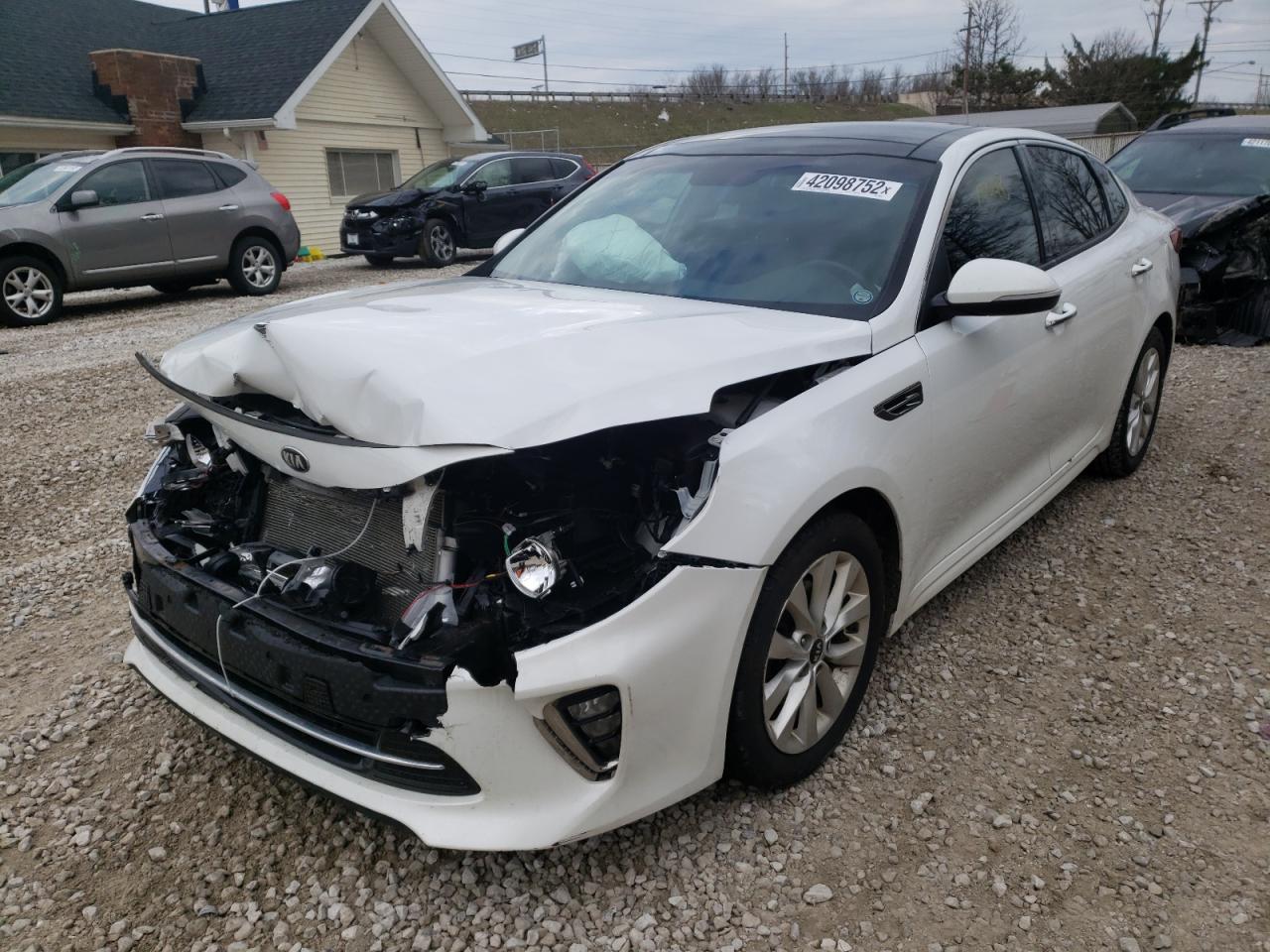 Photo 2 from auction – 2018 KIA OPTIMA LX with VIN 5XXGT4L35JG233844