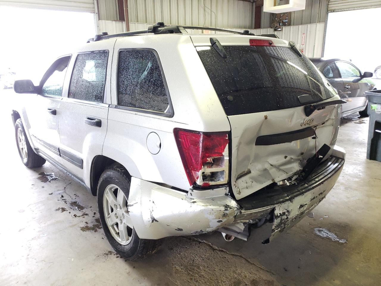 Photo 3 from auction – 2005 JEEP LAREDO with VIN 1J8GS48K25C639291