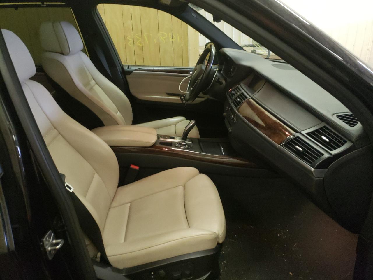 Photo 5 from auction – 2012 BMW X5 XDRIVE3 with VIN 5UXZW0C56CL664916