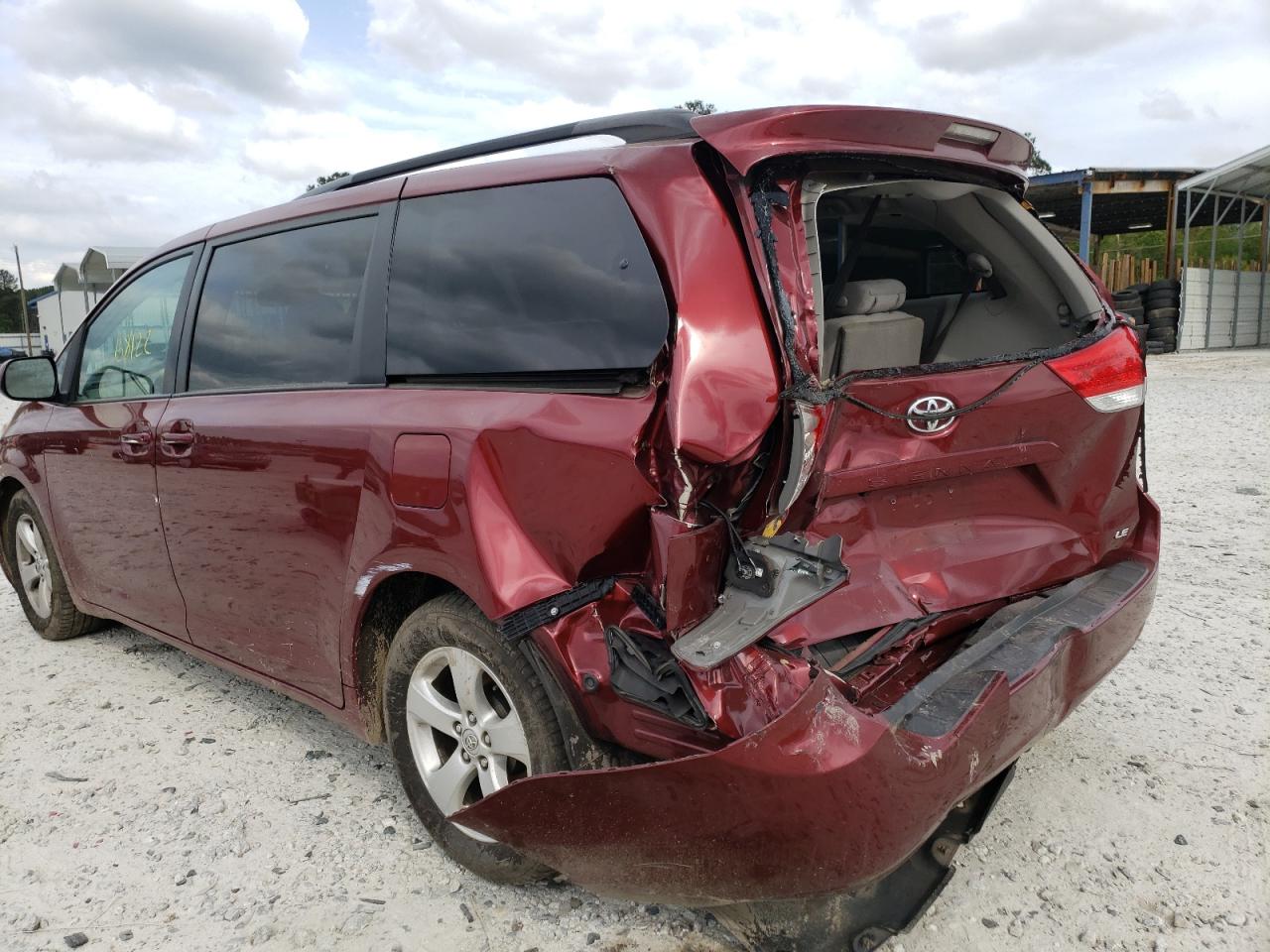 Photo 9 from auction – 2014 TOYOTA SIENNA LE with VIN 5TDKK3DC7ES417645