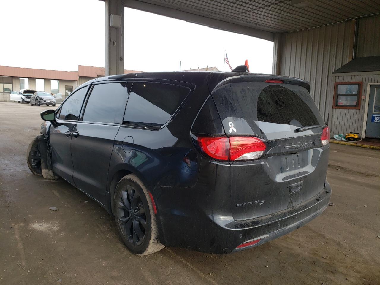 Photo 3 from auction – 2020 CHRYSLER PACIFICA T with VIN 2C4RC1FG2LR286274